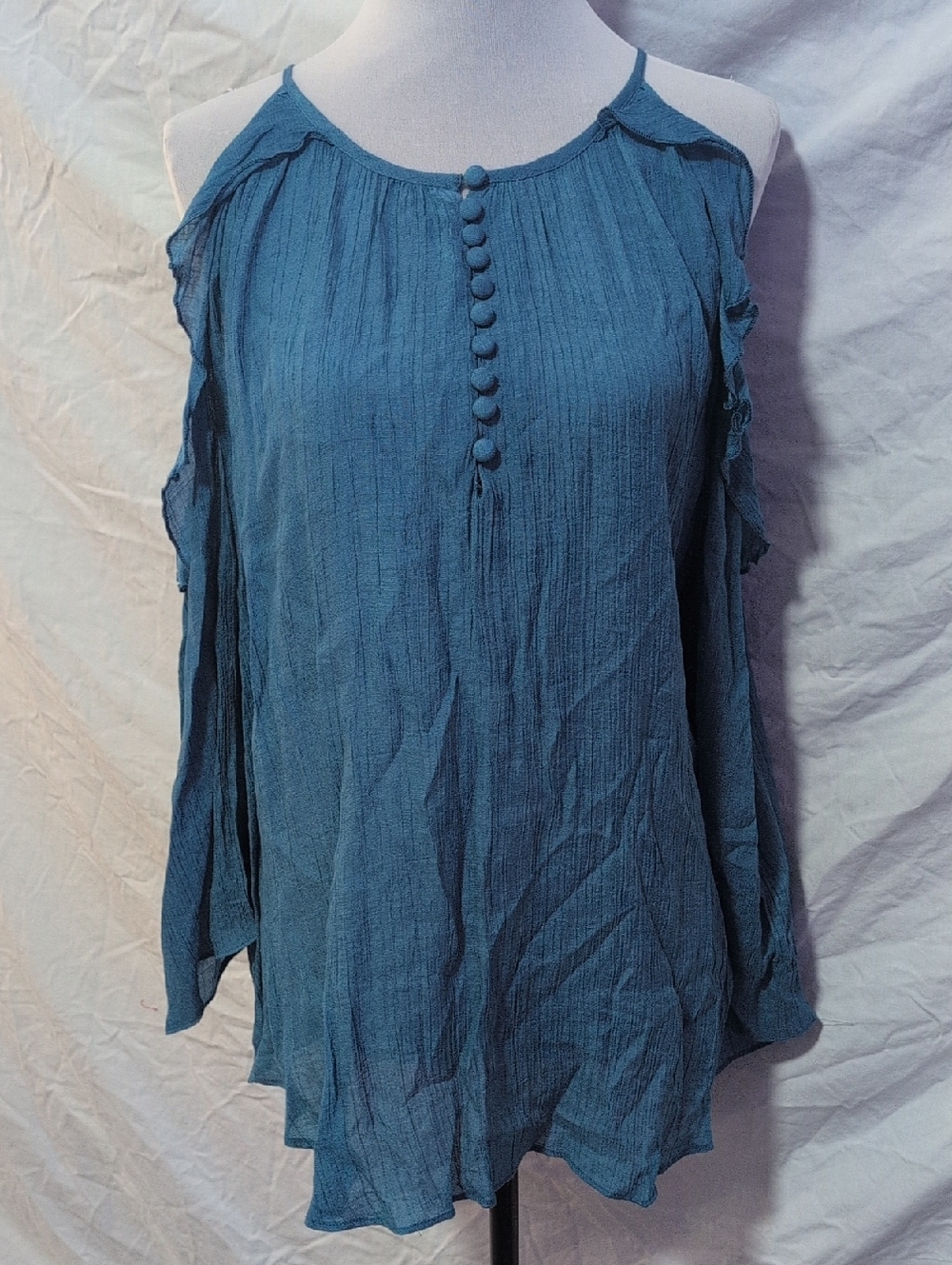 Cold-Shoulder Button-Detail Blouse in Teal